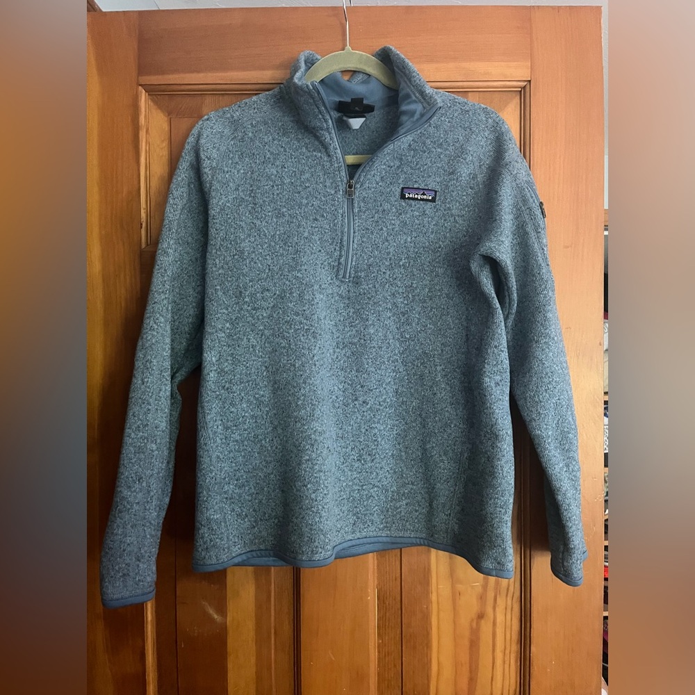 Patagonia blue women’s sweater quarter zip